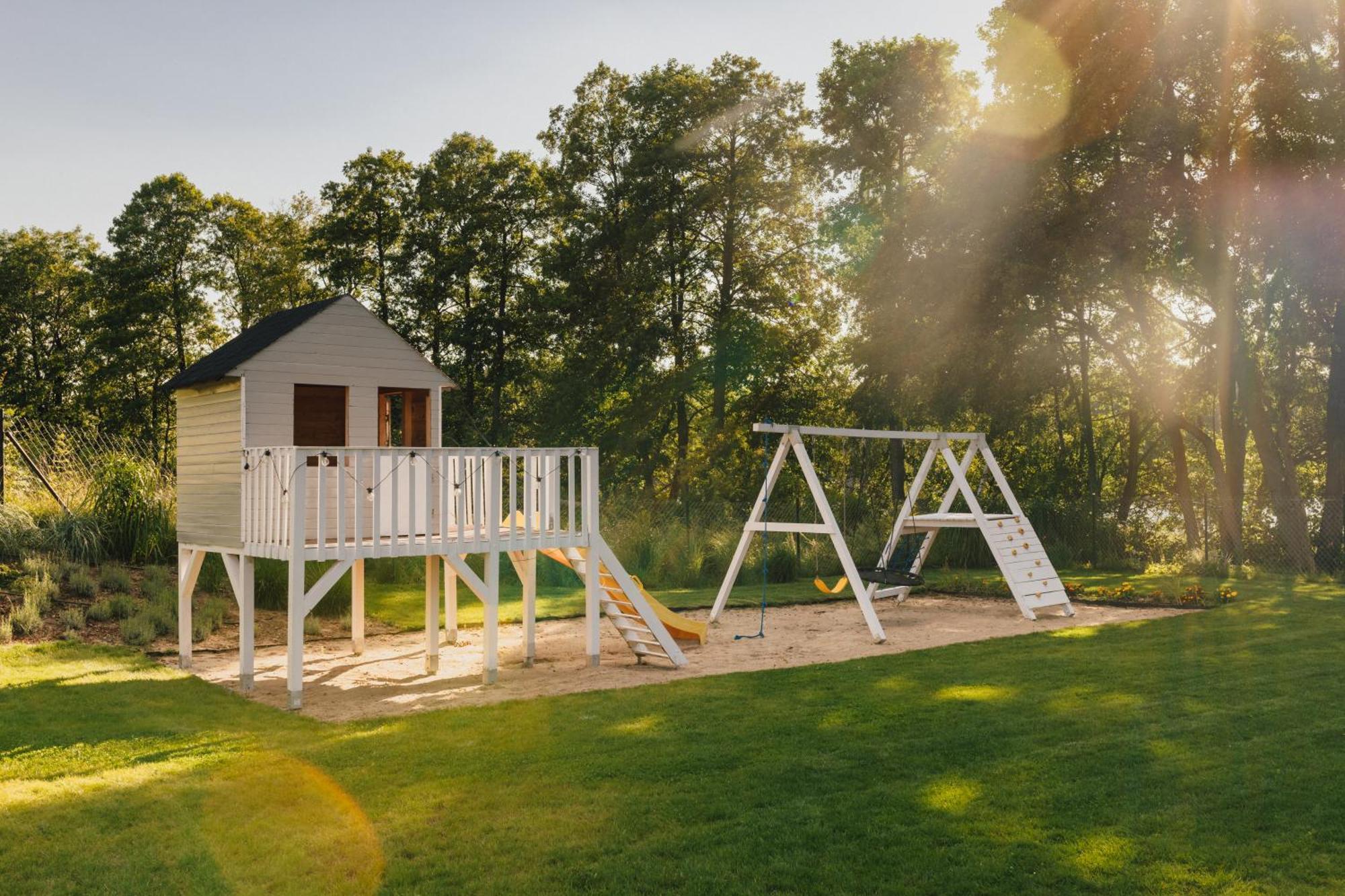 Kalwa Lake House - Dom Nad Jeziorem Z Prywatnym Pomostem I Jacuzzi Oraz Sprzetem Wodnym Pasym Zewnętrze zdjęcie